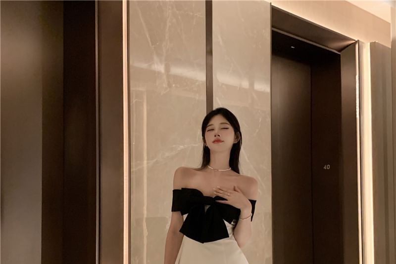 Yilda - 露肩雙色迷你A字連衣裙