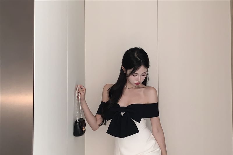 Yilda - 露肩雙色迷你A字連衣裙