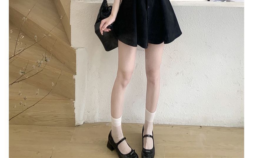 Closette - 泡泡袖純色襯衫 / 方領純色蝴蝶結皺褶鈕扣迷你A字背帶連衣裙