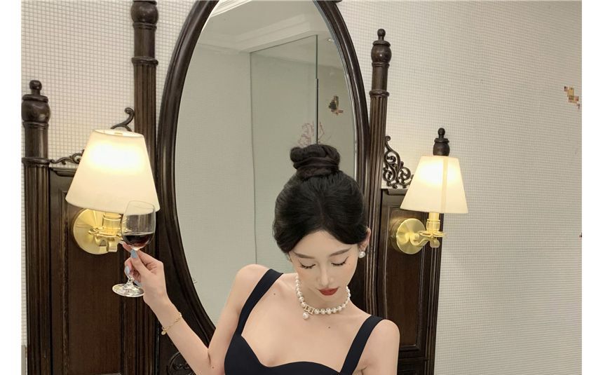 NENE - 無袖心形領純色開衩塑身連衣長裙