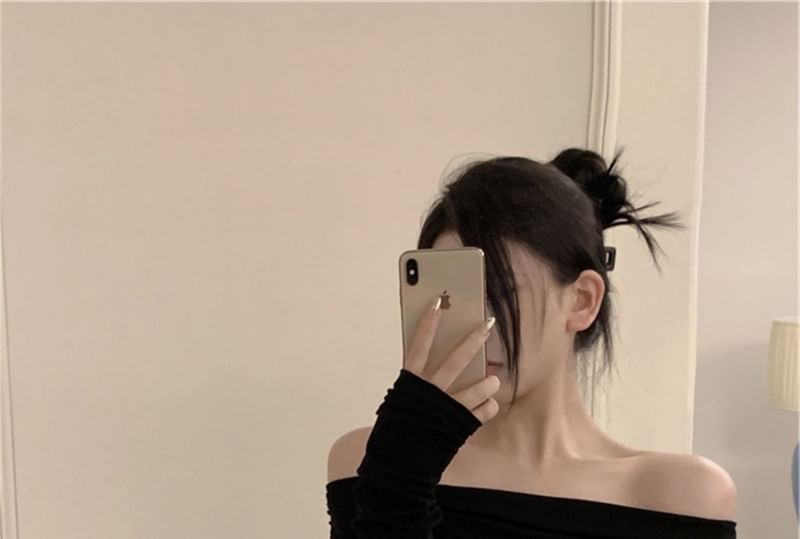 Rosesand - 長袖單肩純色皺褶上衣