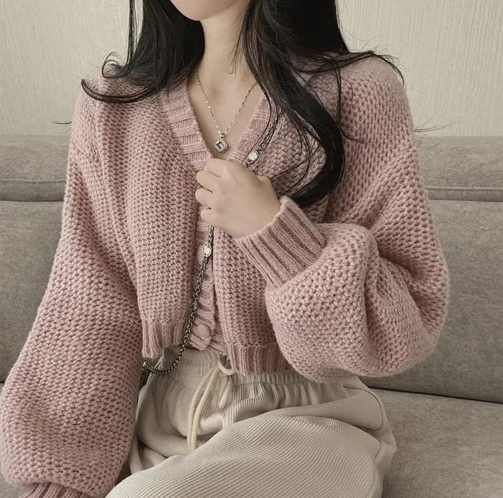 Mikiko - V領純色扣鈕短款開衫