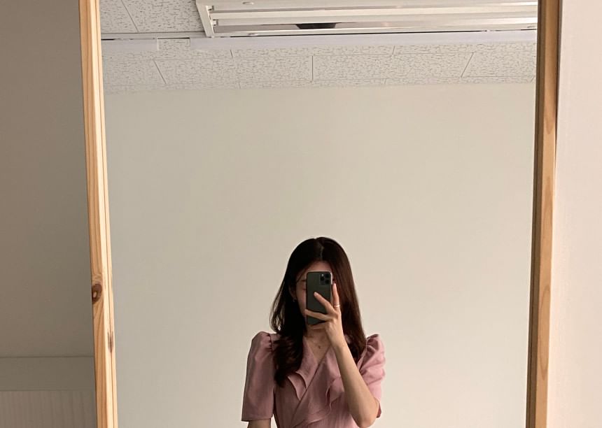 Coris - 泡泡袖V領純色荷葉A字連衣中裙