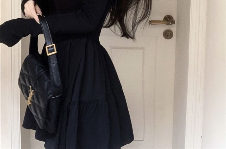 Lucuna - 長袖露肩純色迷你A字連衣裙