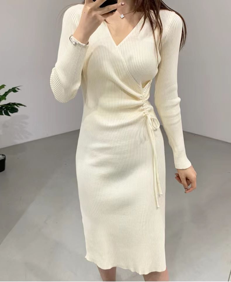 Yilda - 長袖V領純色抽繩皺褶塑身針織連衣中裙
