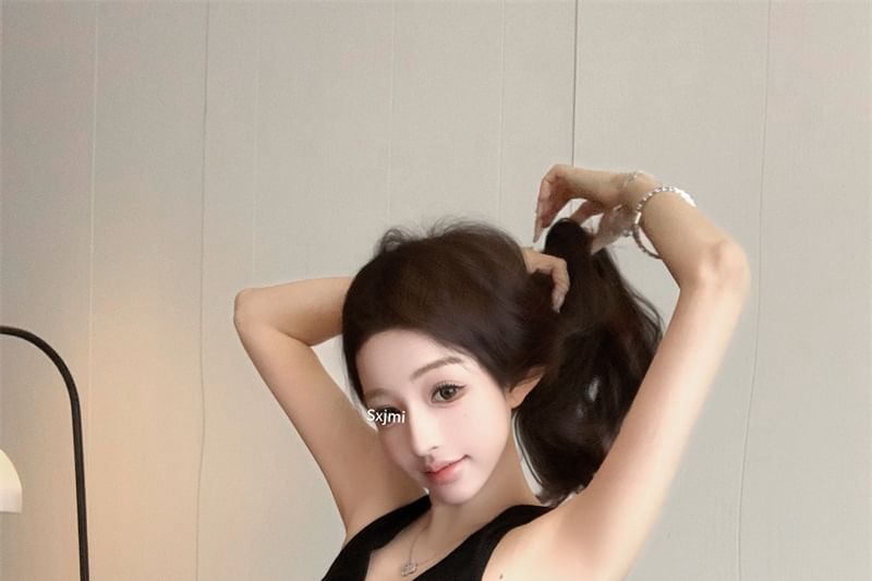Trendycas - 無袖露肩純色上衣
