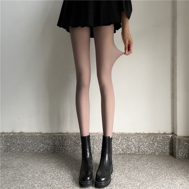 Gentiana-毛裡純色襪子