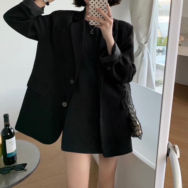 Mikiko-純色單排扣西裝外套  無袖迷你A字連衣裙-均碼