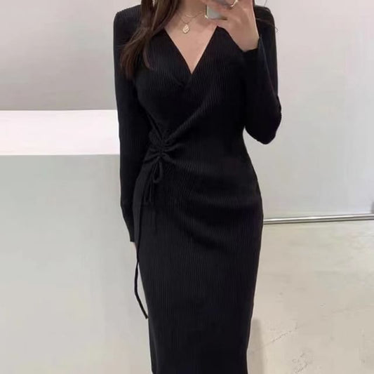 Yilda-長袖V領純色抽繩皺褶塑身針織連衣中裙-大碼